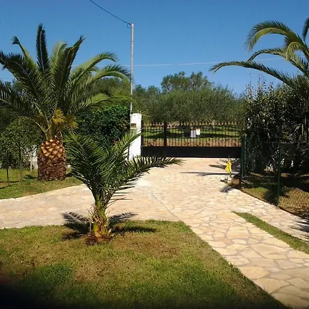 Casa de Férias Ausserhalb Gelegenes, Freistehendes Ferienhaus In Laendlicher Umgebung Neochorakion