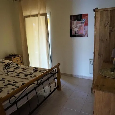 Ausserhalb Gelegenes, Freistehendes Ferienhaus In Laendlicher Umgebung Neochorakion